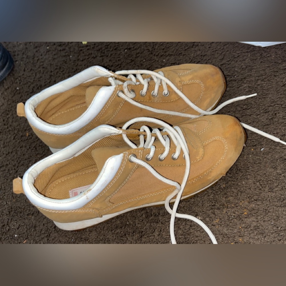 No boundaries tennis shoes